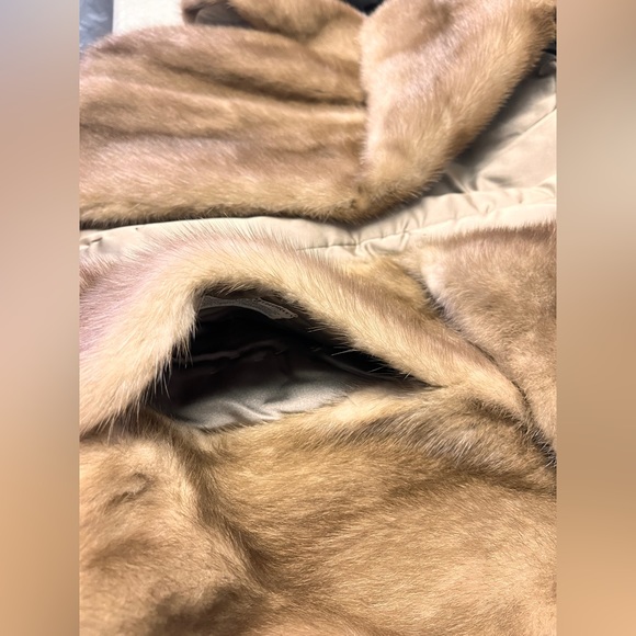Vintage Mink Cape - Picture 7 of 14
